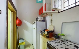 Apartament la casă cu 4 camere în Pârneava - Poză 6