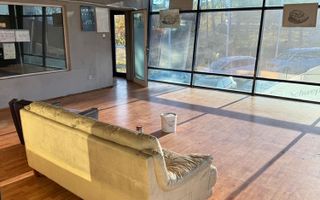 Hală de închiriat | 150 mp + birou 50 mp | Zonă Corunca - Poză 1