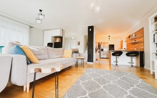 VANDUTA- Casuta din oras - de vanzare - 4 camere - NORD - Poză 3