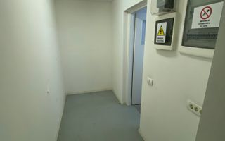 Spatiu comercial cu parcare - Poză 6