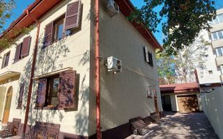 Vila de vanzare direct de la proprietar. - Poză 1