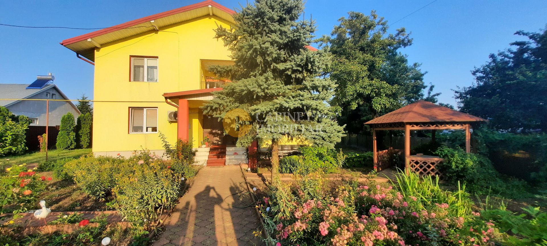 Vilă deosebită în Aroneanu – la doar 5 km de Tg. Cucu | 319.000 € - Poză 2