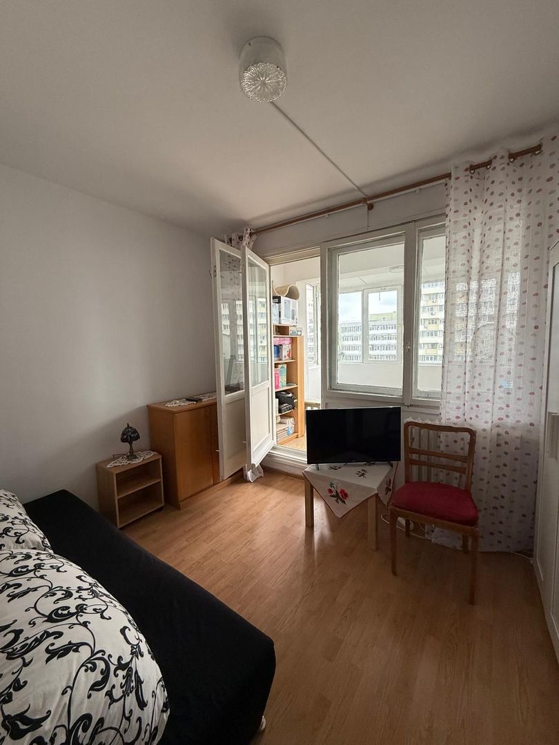 De vânzare 4 camere, spațios, 2 băi, 2 balcoane, lângă Mega Mall - Poză 8