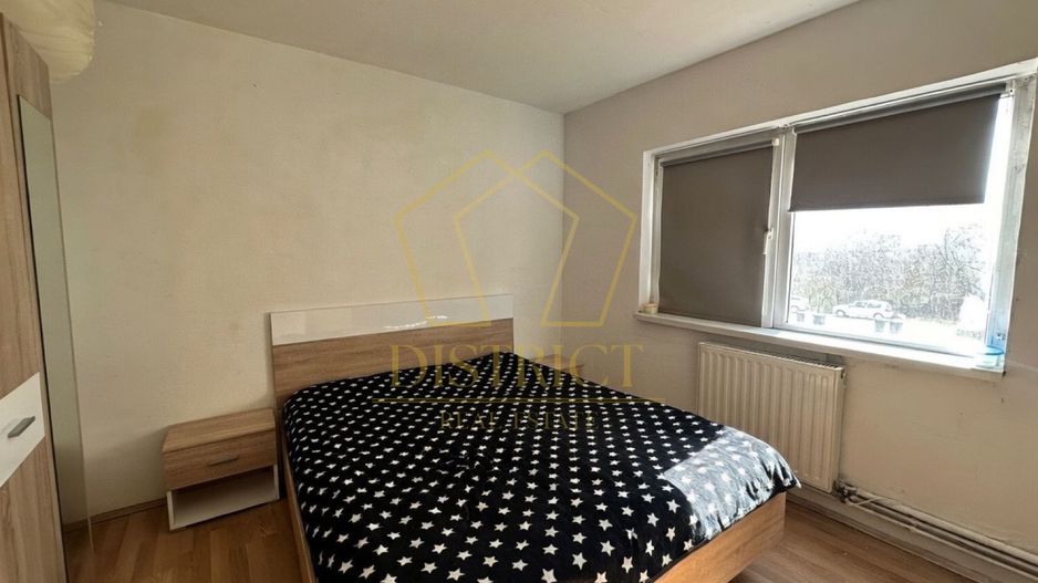 Apartament spatios cu 4 camere | Zona Sagului - Poză 1