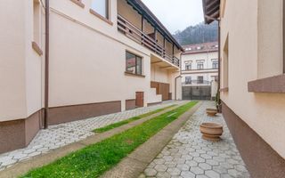 Pensiune Râșnov, 13 camere plus locuință proprietar, zonă Cetate - Poză 49
