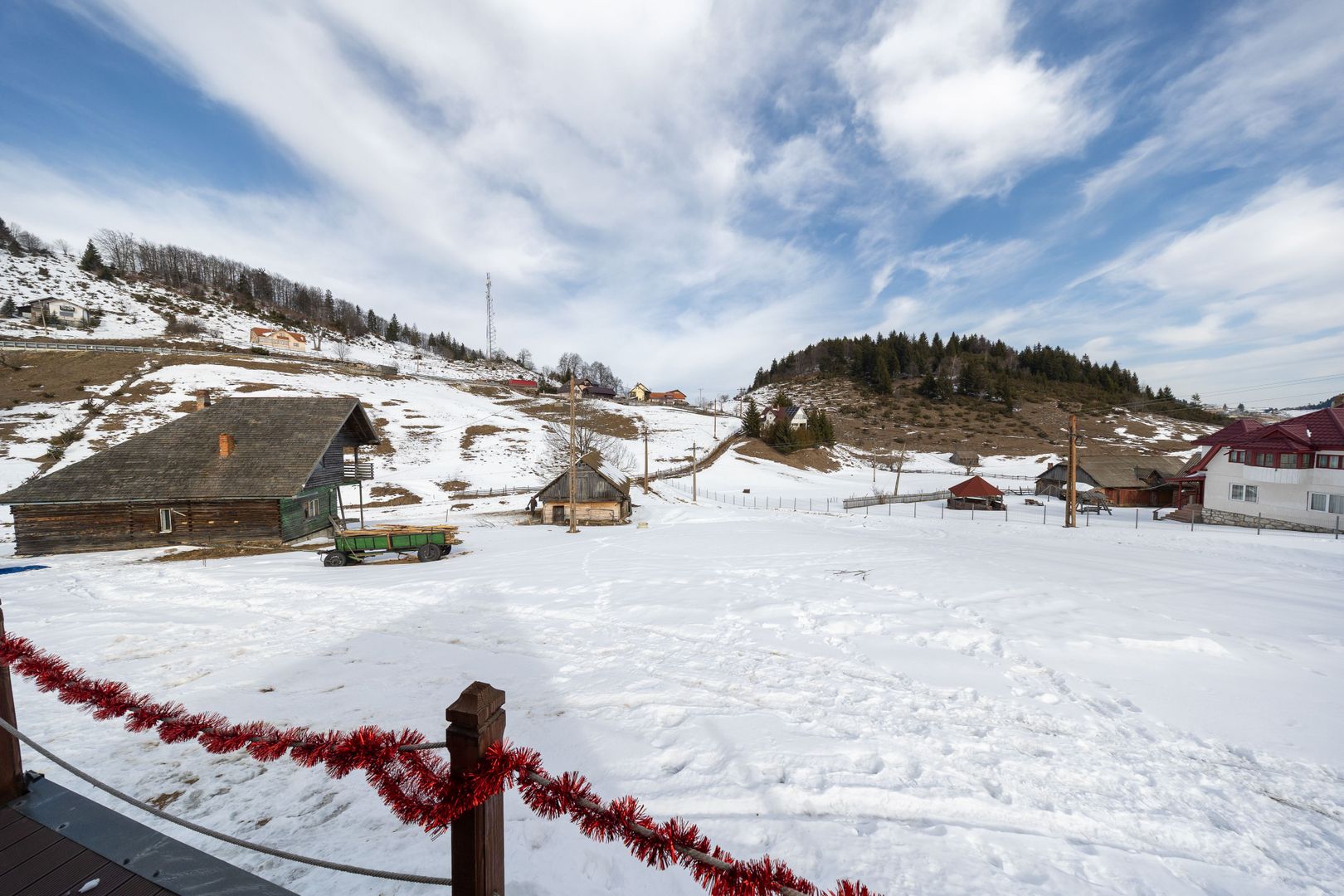 Teren 7,656 mp + Cabane tip A Frame, Fundata - Poză 14