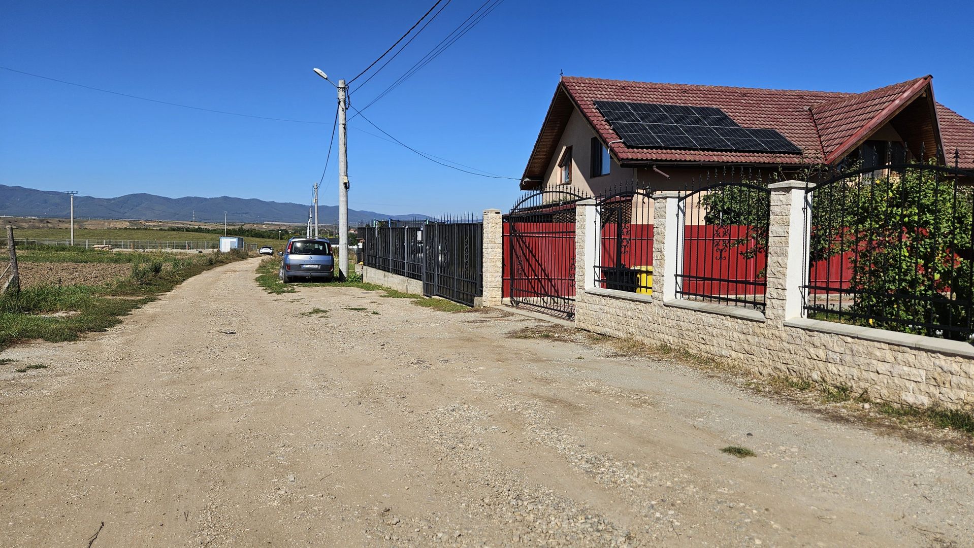 Feldioara,teren casa intravilan, utilitati in fata - Poză 1