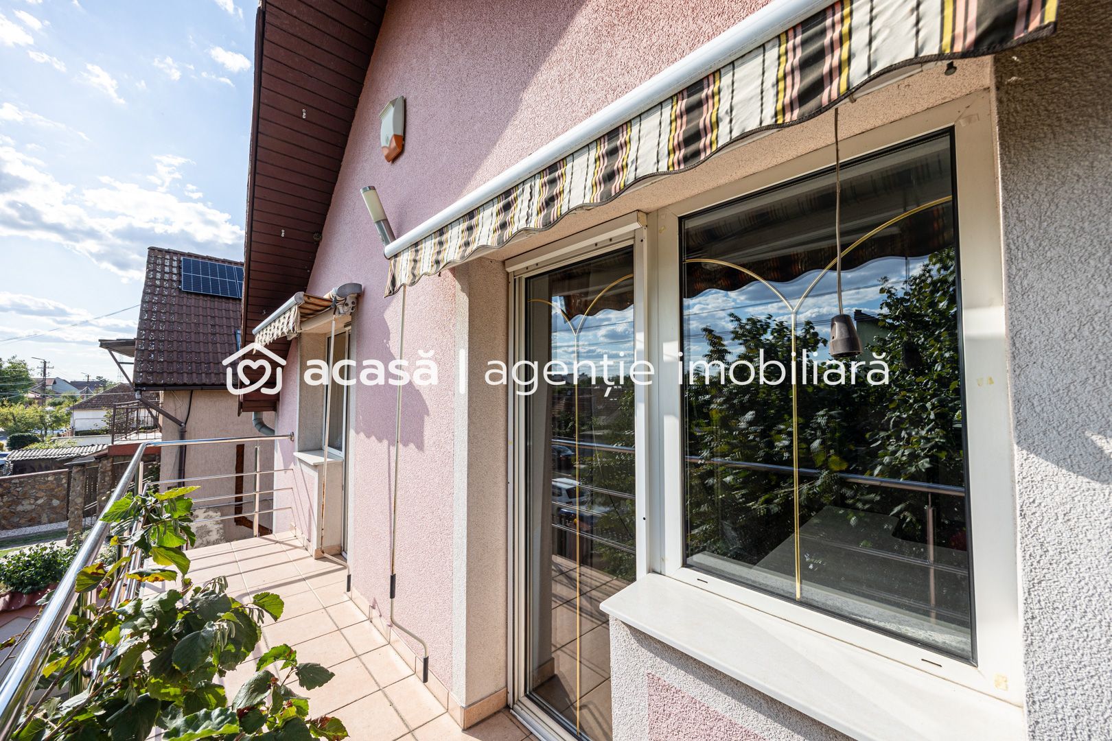 Vilă cu 6 camere în zona rezidențială - Poltura - Poză 9