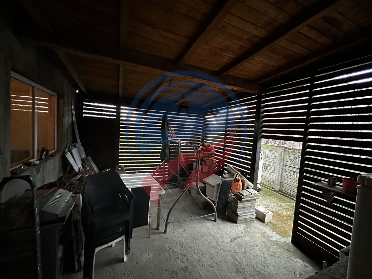 Casă spațioasă P+1+M pe teren de 902 mp – ideală pentru familie - Poză 9