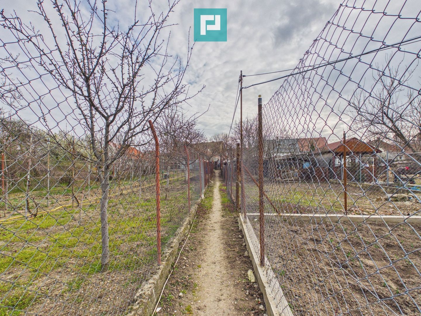 Apartament la curte comună în Aradul Nou - Poză 12