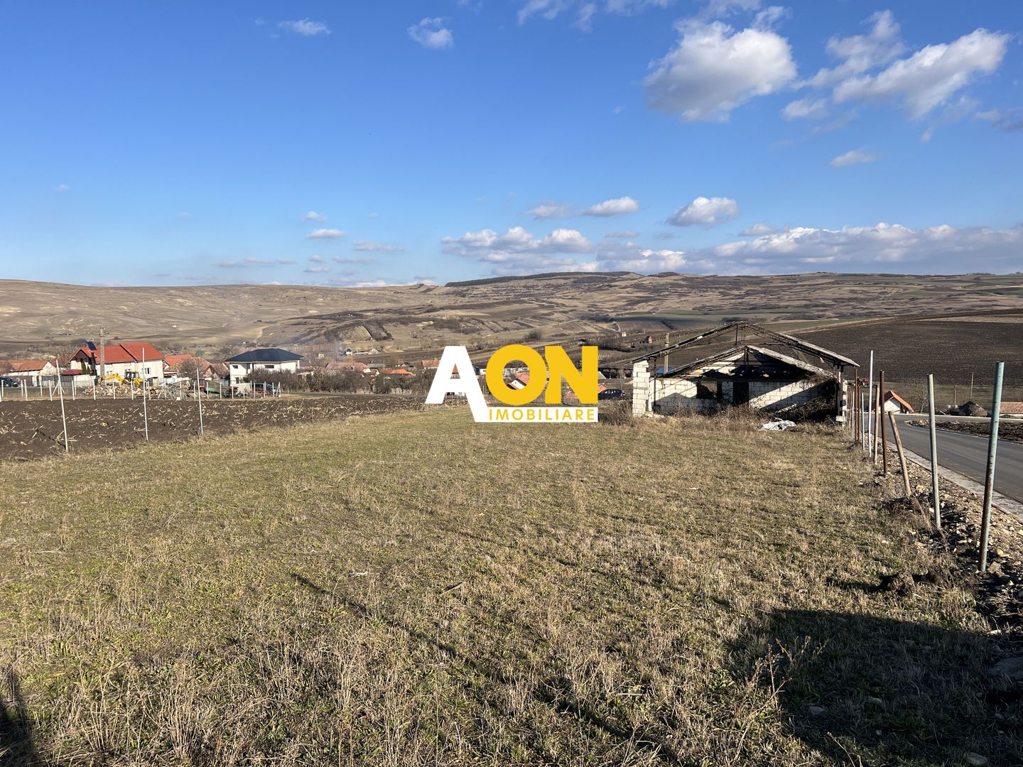 2,314 Mp in Daia Romana, toate utilitatile la asfalt, 80ml deschidere - Poză 1