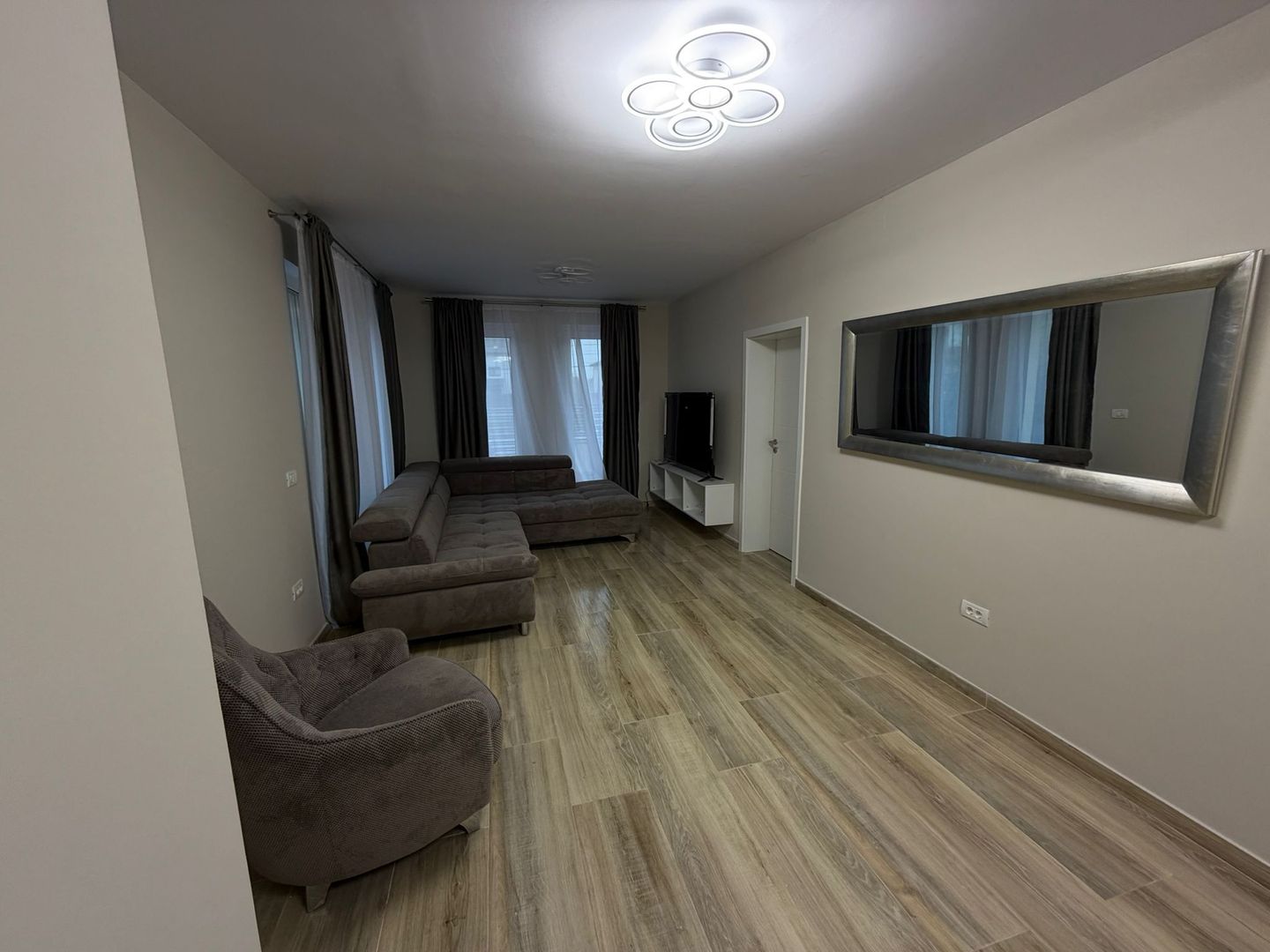 Duplex cochet în Ghiroda - Poză 1