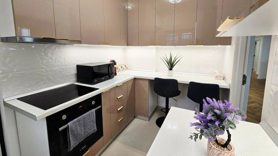 Închiriez apartament 4 camere, nemobilat, Unirii - Poză 5