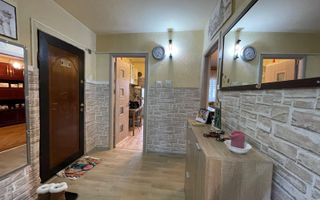 Apartament decomadat cu 3 camere, etaj 2 Cartier Valea Aurie - Poză 3