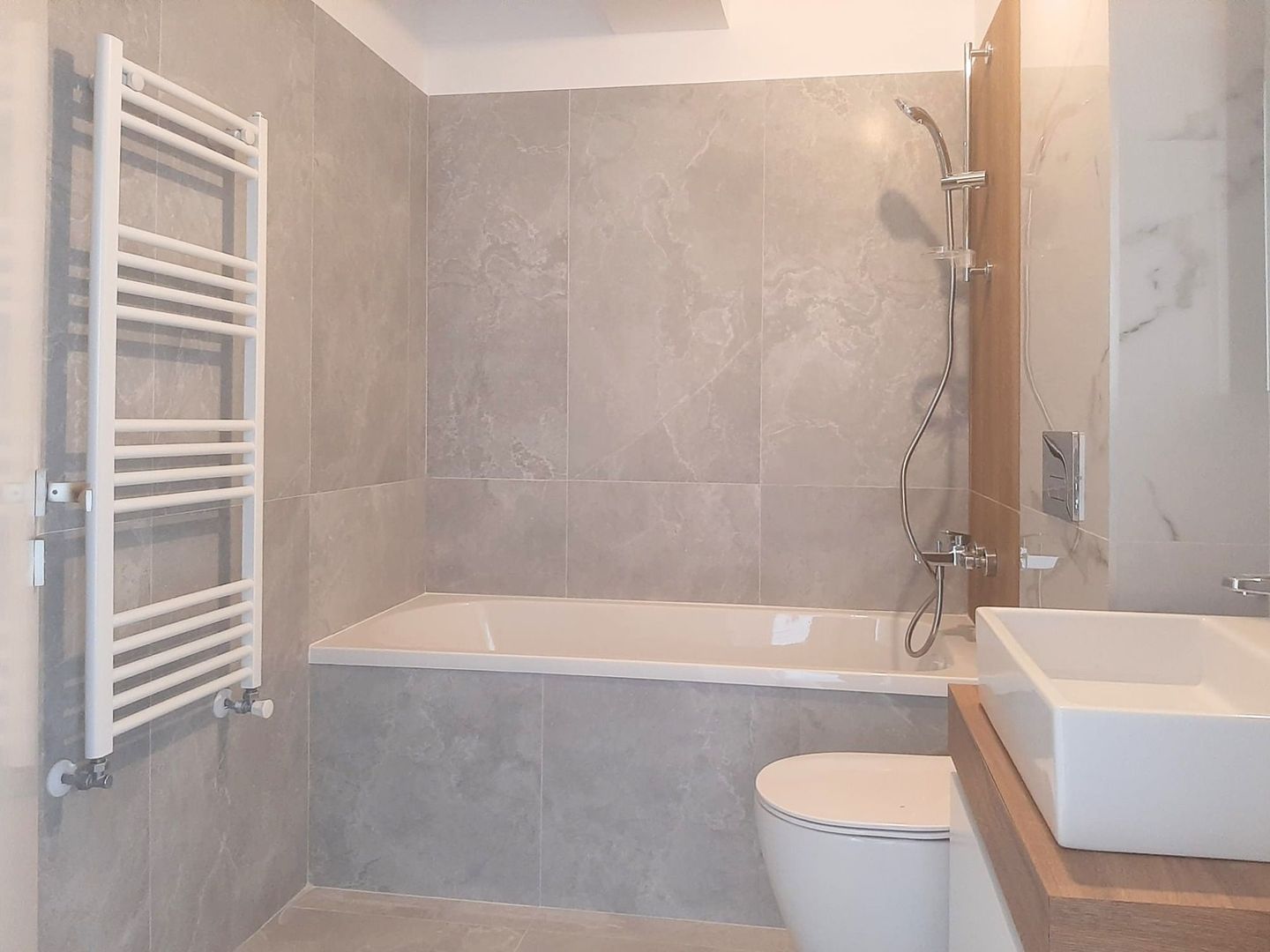 Un Apartament Pentru O Viață Bună  Coresi  2025 - Poză 28