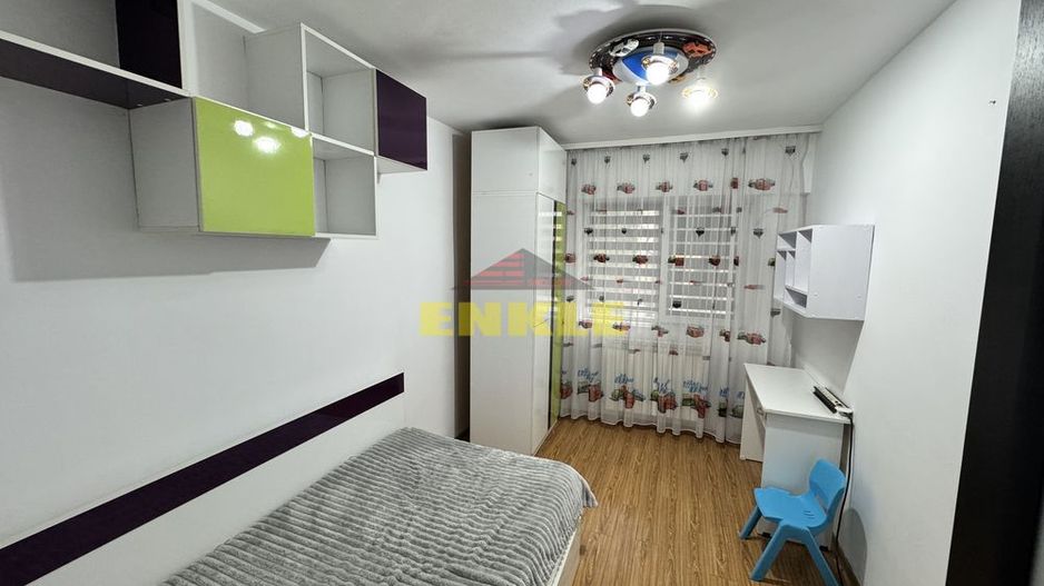 ÎNCHIRIEZ APARTAMENT CU 3 CAMERE – ZONA PIAȚA MARE - Poză 3