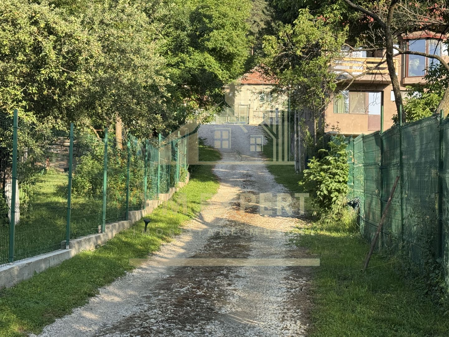 VILA S+P+E-306 MP, TEREN 2078 MP, CAMPULUNG - Poză 59