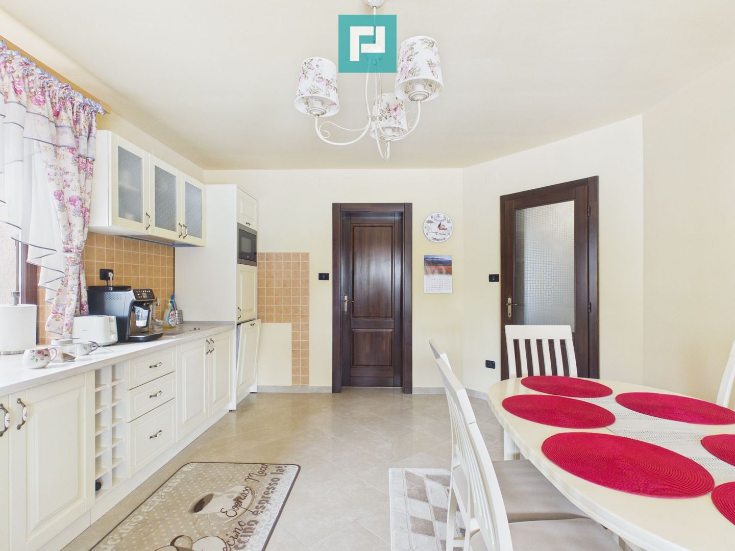 Vilă cu 7 camere de vânzare în zona Central - Poză 39