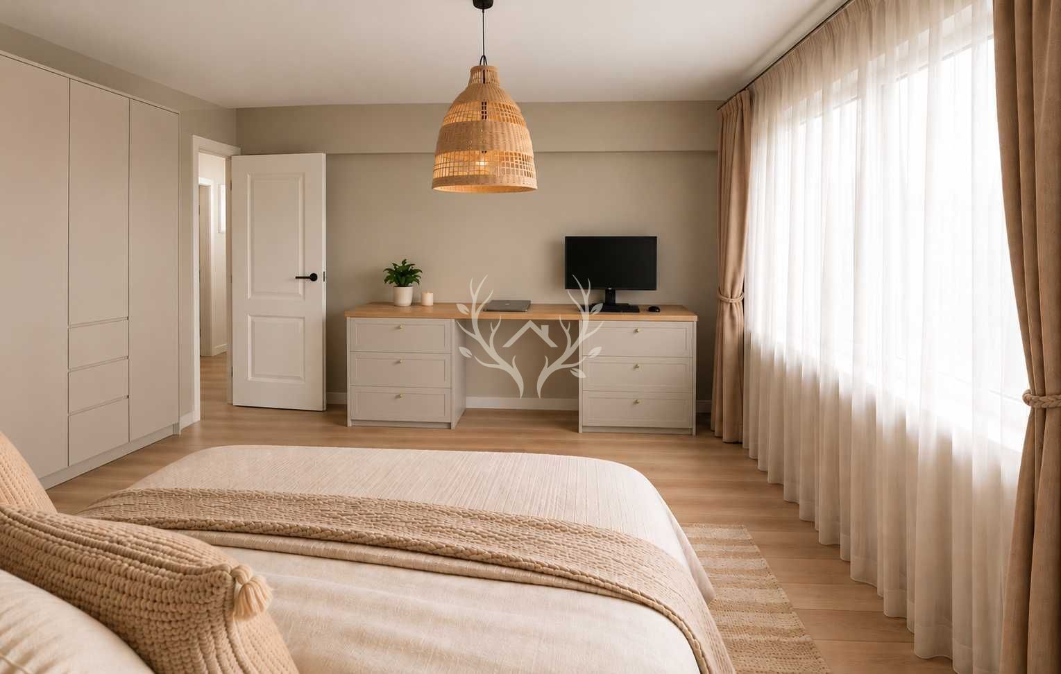 Apartament cu 2 camere, renovat integral, vis-a-vis de Iulius Mall - Poză 1