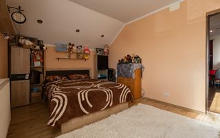 Casă / Vilă cu 6 camere de vânzare în zona Sagului - Poză 8