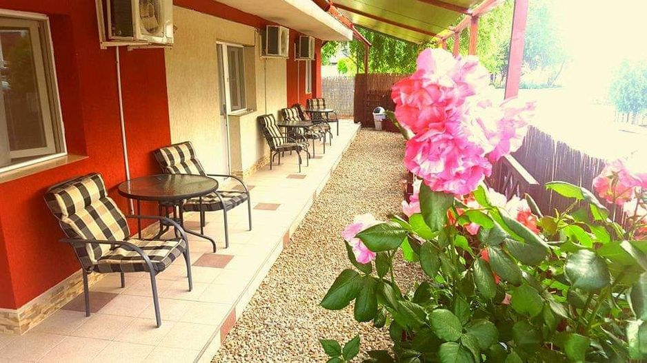 Afacere Turistică la Cheie | Pensiune 14 Camere | 7 min de Plajă - Poză 2