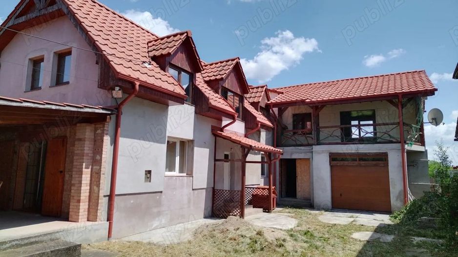 Casa, gradina si garaj. - Poză 1