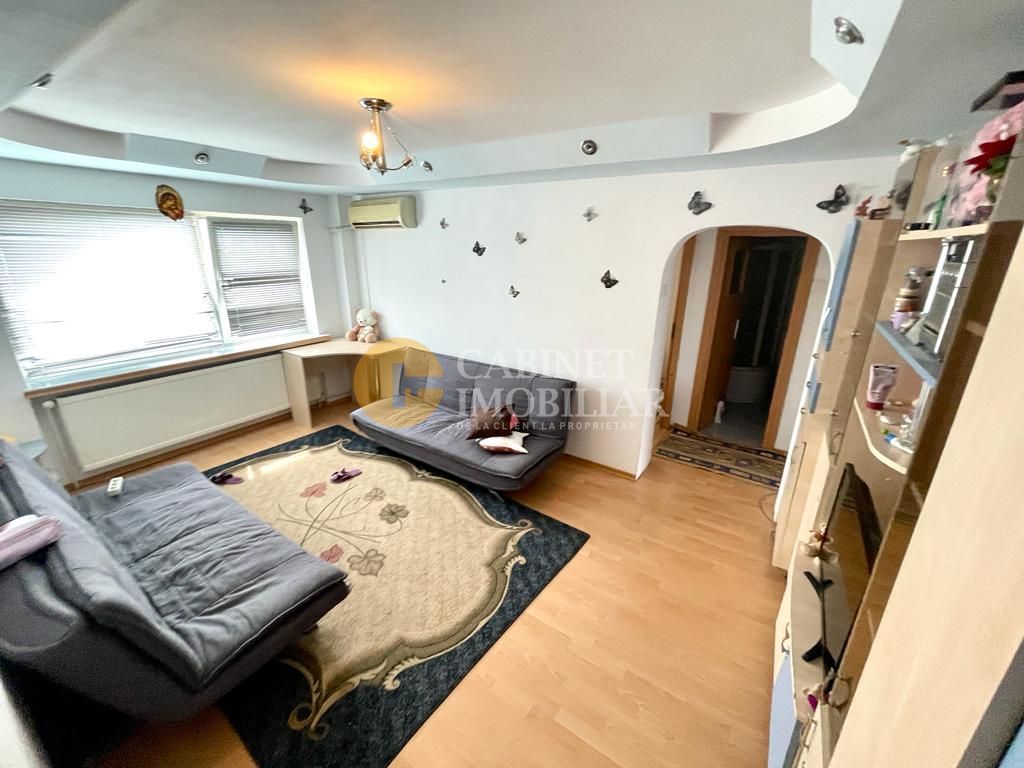 Apartament cu 3 camere - Etaj Intermediar -  Podu Ros 1001 Articole - Poză 3