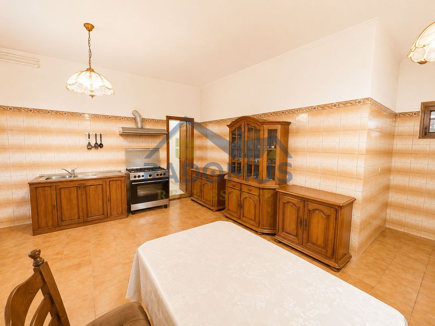 Vila 4 camere | Teren 532 mp | Piscina si foisor | Str. Lupeni - Poză 13