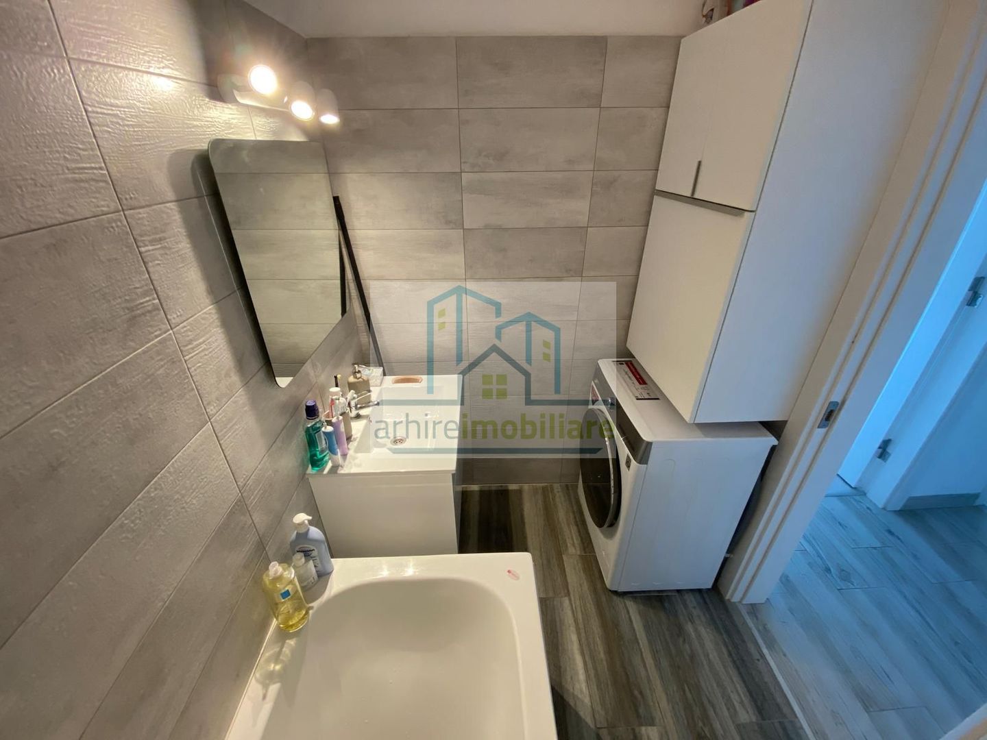 Apartament 3 camere decomandat zona Trapezului - Poză 15