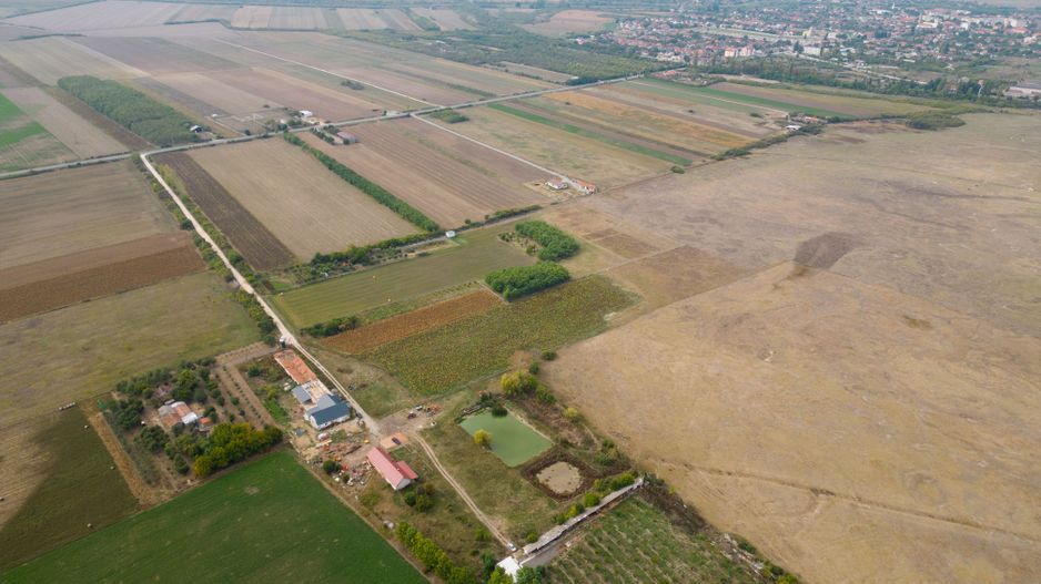 Teren 13.418 mp intravilan cu casă și 2 iazuri - Poză 2