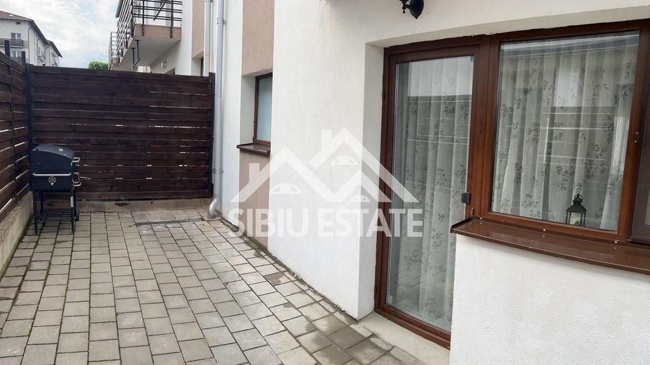 Casa mobilata si utilata, terasa 18 mp 2 parcari, zona linistita - Poză 1