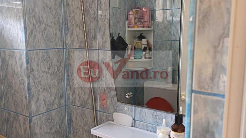 De vanzare apartament 3 camere – Micro 40 – Parter cu gradina, 58.000 euro - Poză 6