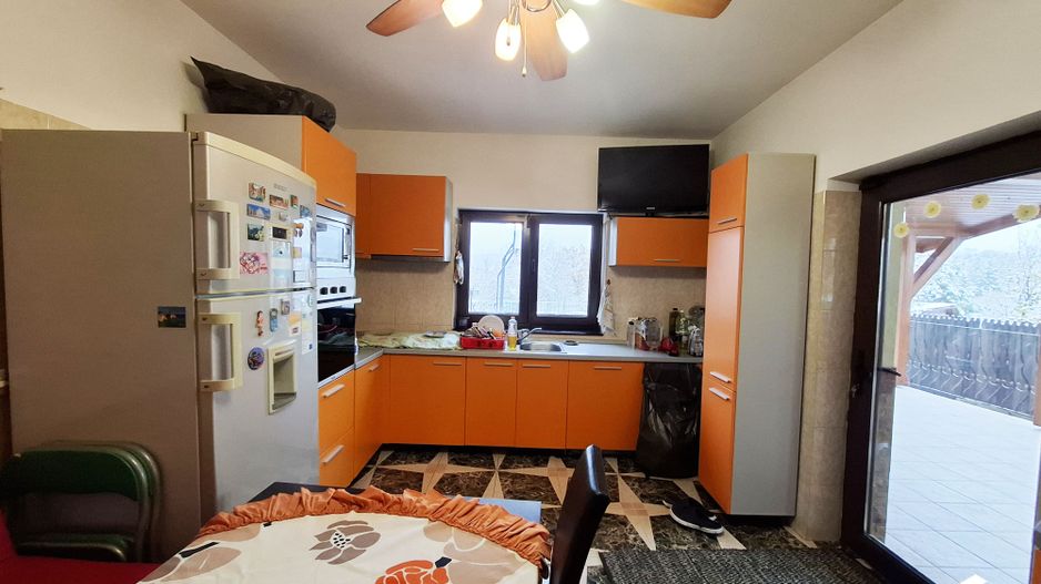 Vila cu 4 camere, Gageni - Poză 8