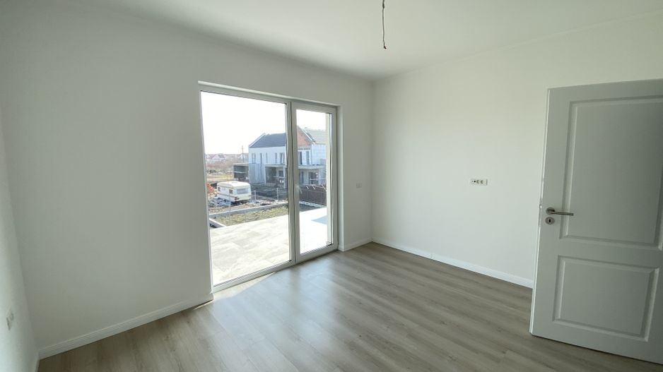 COMISION 0%, DUPLEX 4 Camere, PANOURI SOLARE, 108 MP, SĂCĂLAZ, Centru - Poză 8