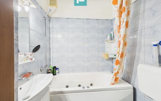 Casa cu 6 camere in Parneava - Poză 9