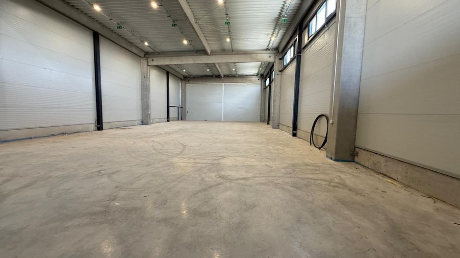 Ansamblu industrial format din 9 hale de vânzare – Popești-Leordeni - Poză 8