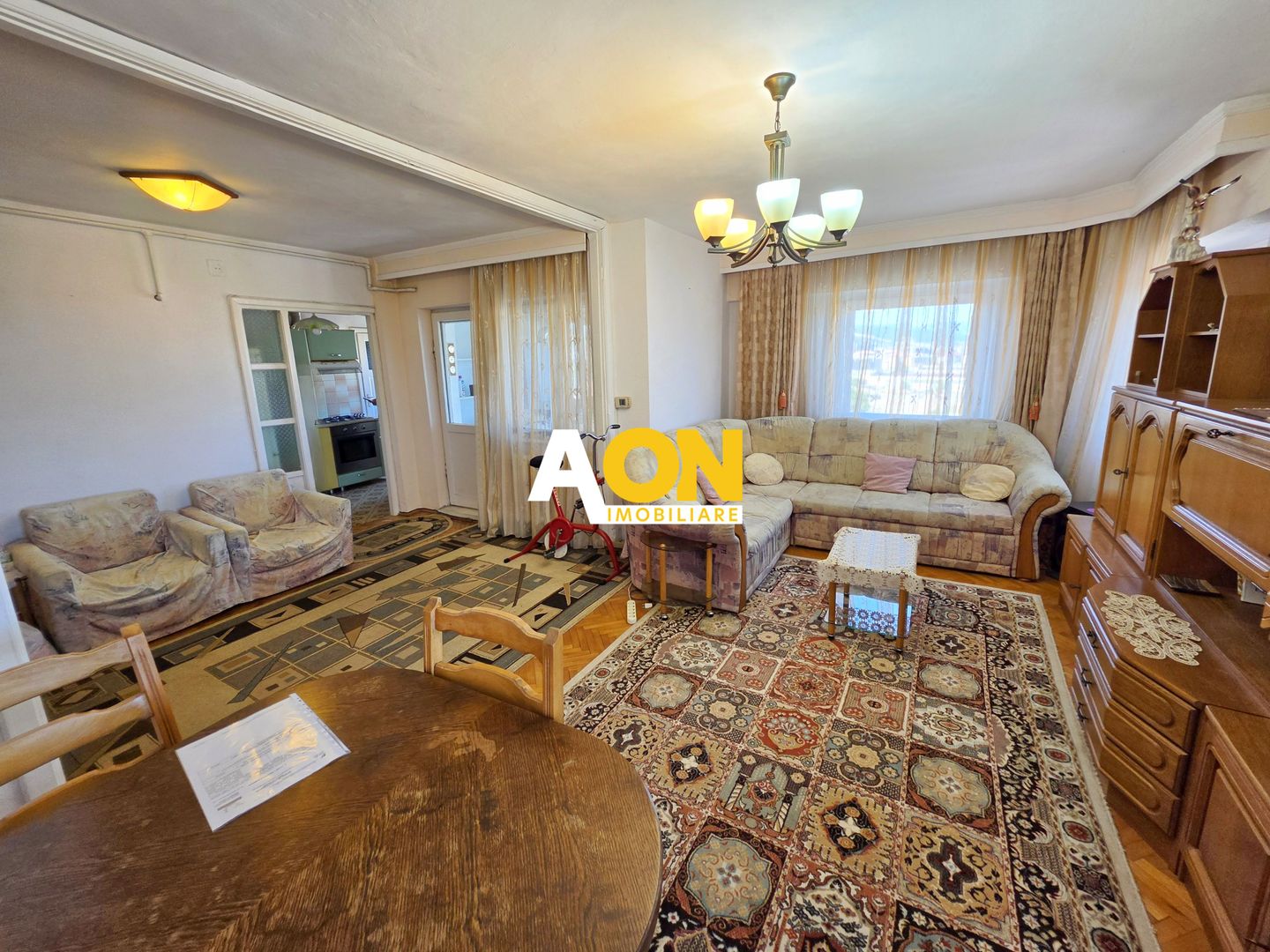 Apartament 3 camere, ultracentral, etaj intermediar - Poză 2