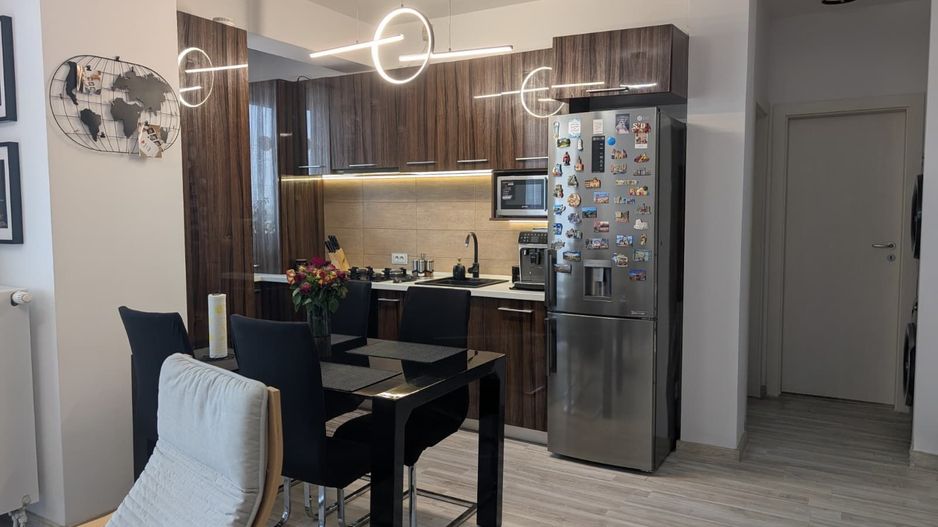 Vând apartament 3 camere, mobilat și utilat cu loc de parcare inclusă - Poză 8