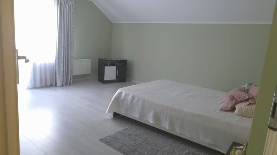 Casa langa Blue Sky cu panouri solare, garaj si terasa mare - Poză 10