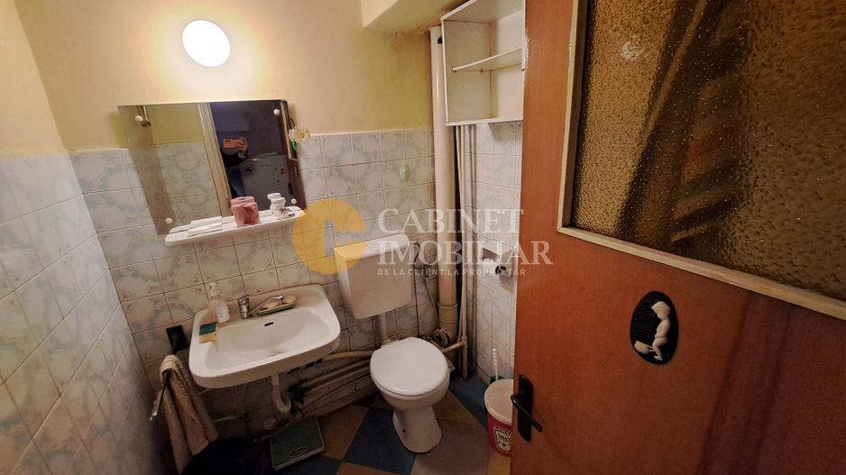 100 mp Ultra-Central: Apartament 4 Camere pe Bd. Independenței (Fără Risc) - Poză 12