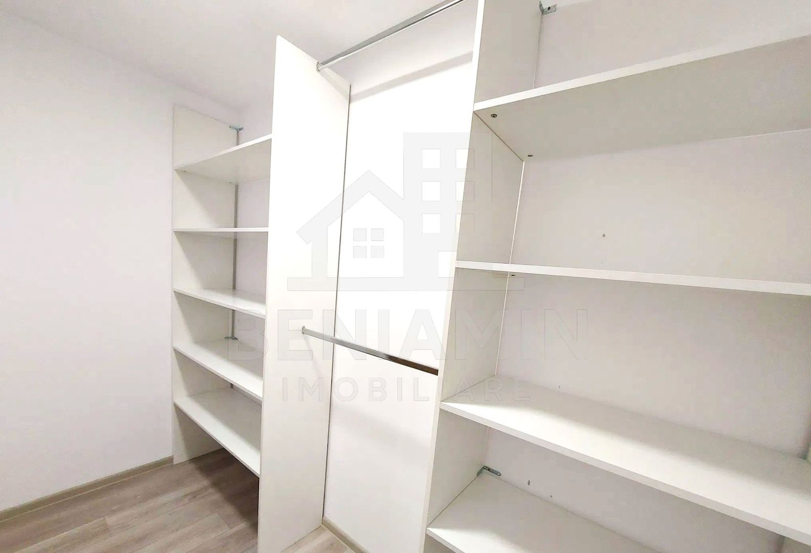 Apartament 2 camere - Platinum Residence - Coresi - Parcare 66.4mp - Poză 8