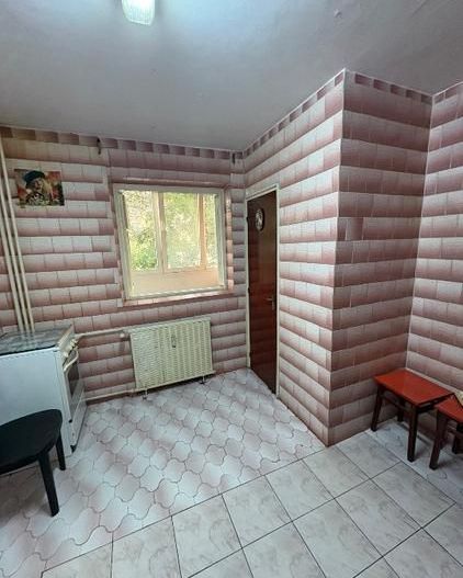 Apartament vânzare  zona de trafic  important , hipermarketuri, școala. - Poză 6