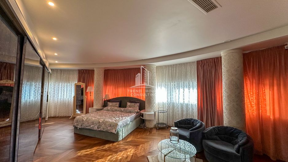 Bijuterie Arhitecturala Premiata, cu Piscina si Tehnologie Inteligenta - Poză 1