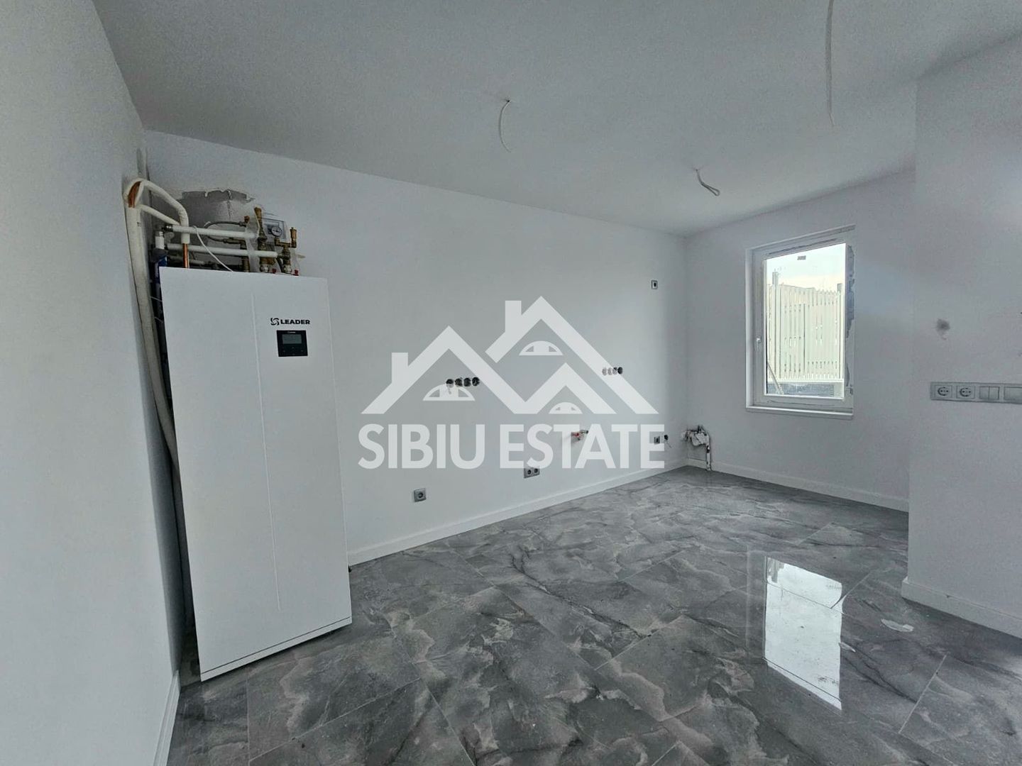Casa 4 camere, 2 bai Sibiu Vest mutare imediata - Poză 15