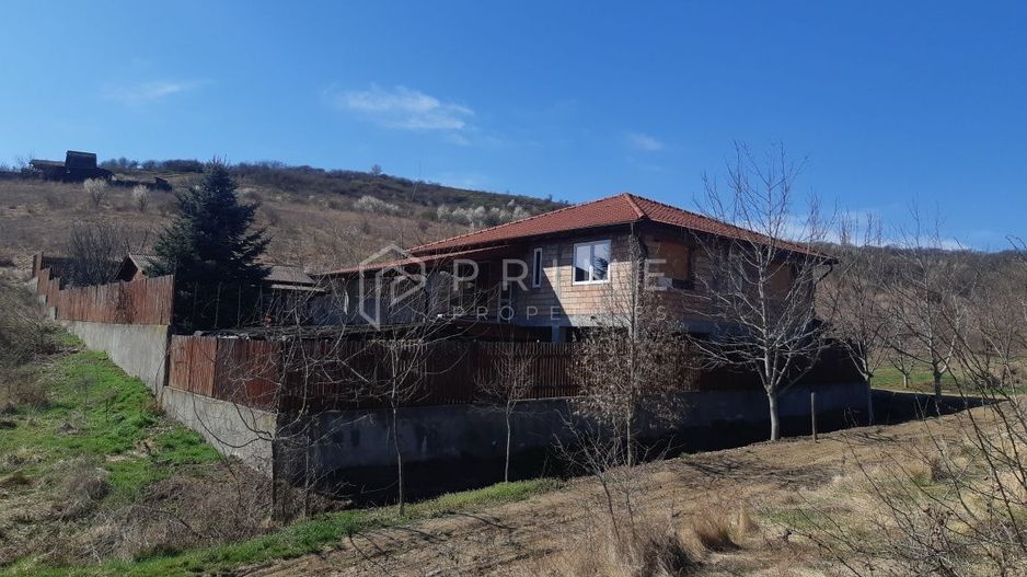 Casa la rosu de vânzare sau schimb cu apartament în Tg Mureș - Poză 7