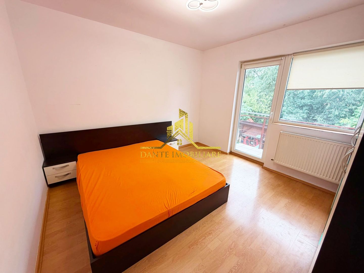 Casa, 4 camere, modern, parcare, curte, balcon, zona Semicentrala - Poză 4