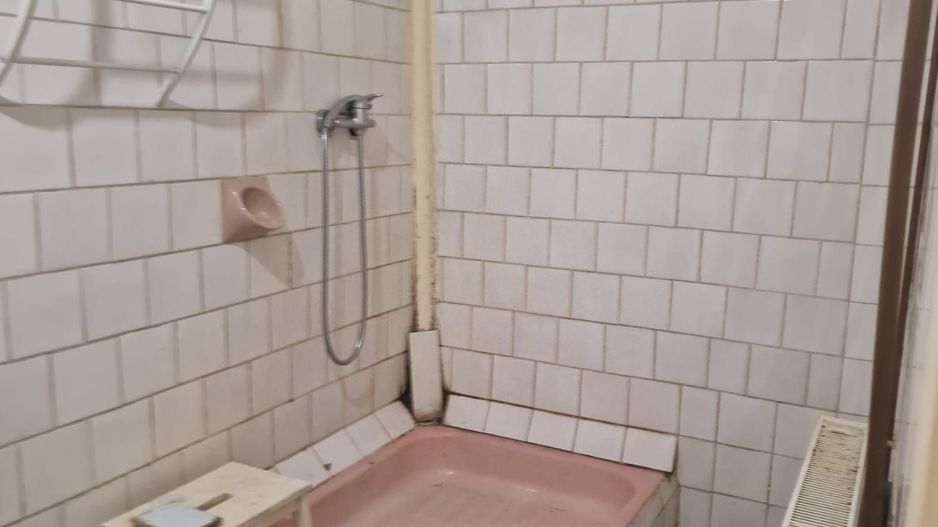 Inchiriere apartament 3 camere demisol inalt - Cașin - Poză 4