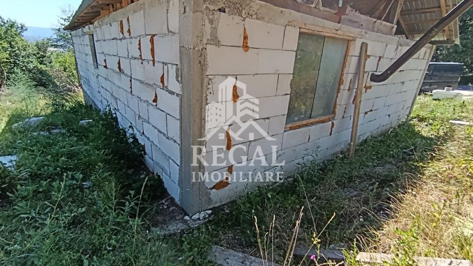 Casă la gri de vânzare – Central, 2800 mp teren - Poză 6