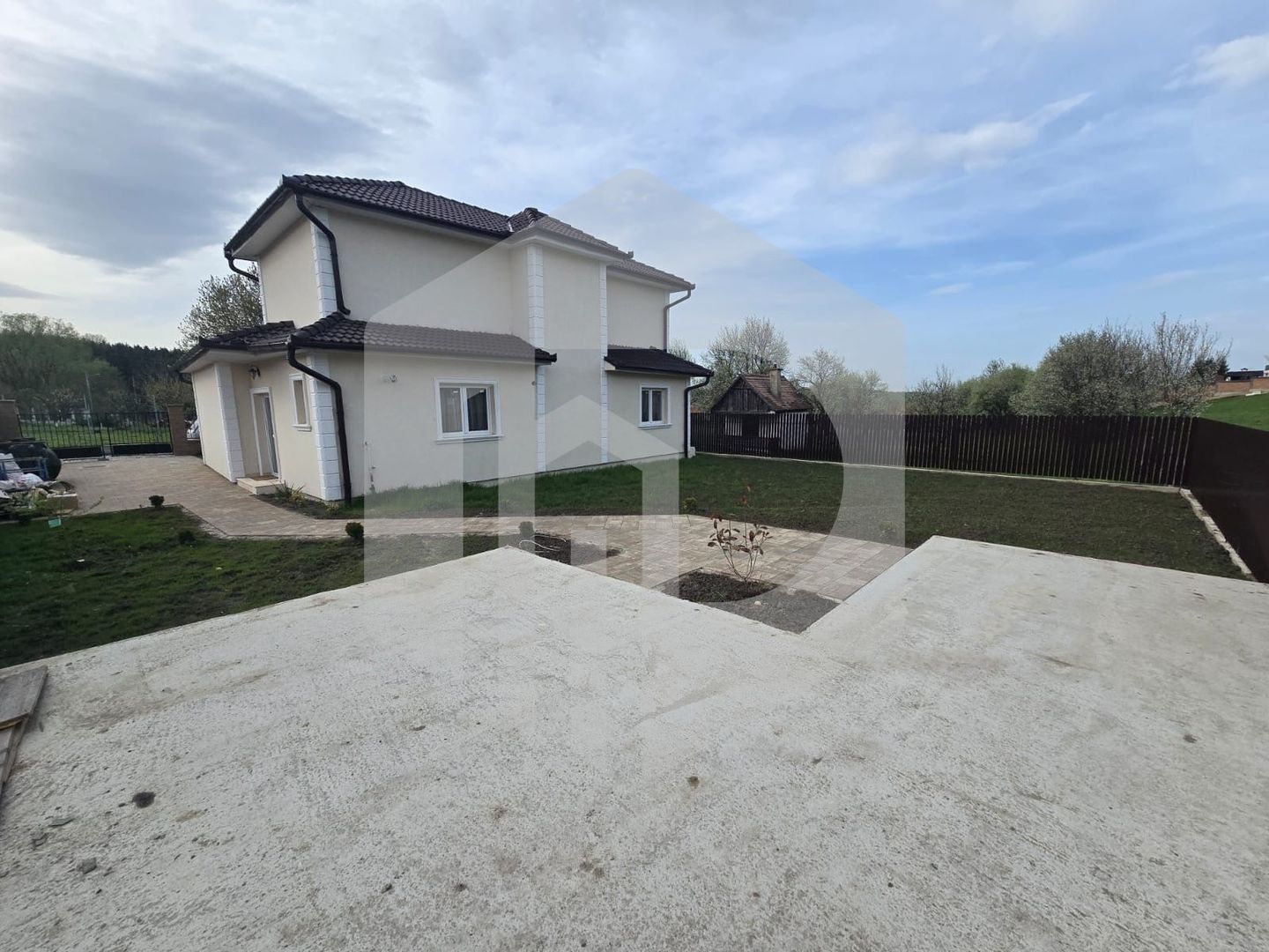 Casa superba 3 dormitoare 500 teren zona Tocile - Poză 28