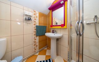 Pensiune de vânzare în Râșnov | 14 camere | 427 mp - Poză 40